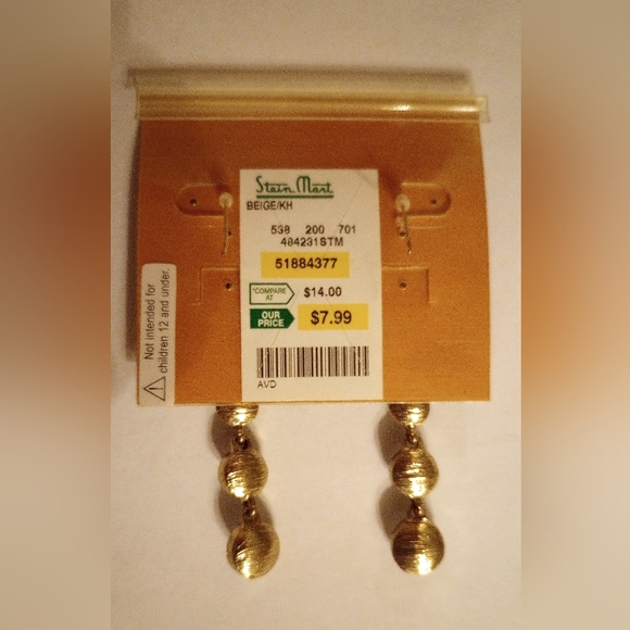 Earrings - Picture 2 of 3